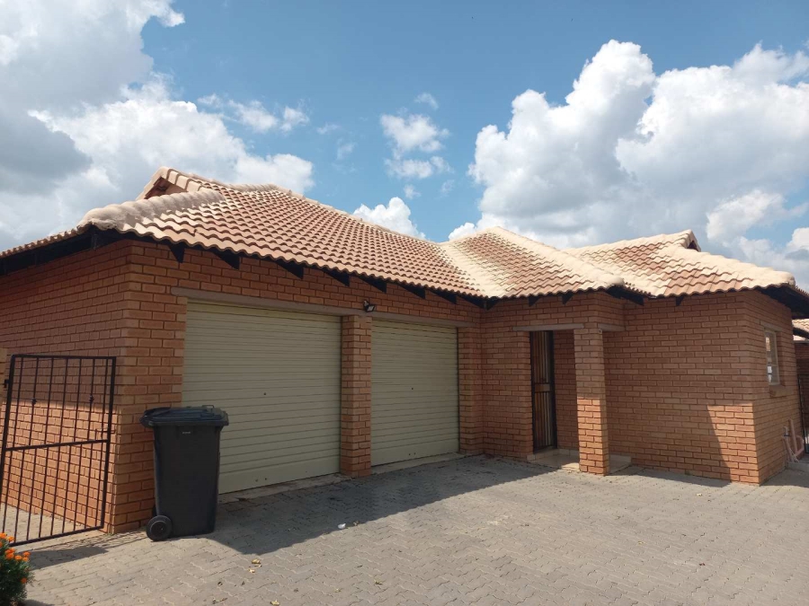 3 Bedroom Property for Sale in Silver Lakes Gauteng