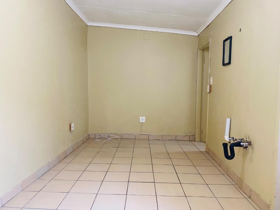 To Let 1 Bedroom Property for Rent in The Hill Gauteng