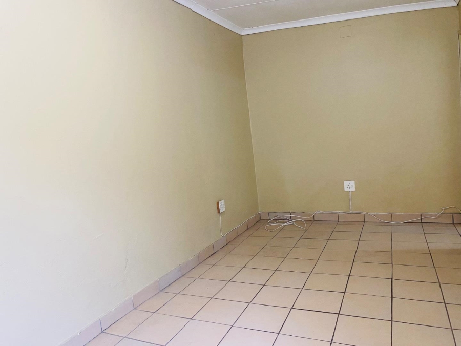 To Let 1 Bedroom Property for Rent in The Hill Gauteng