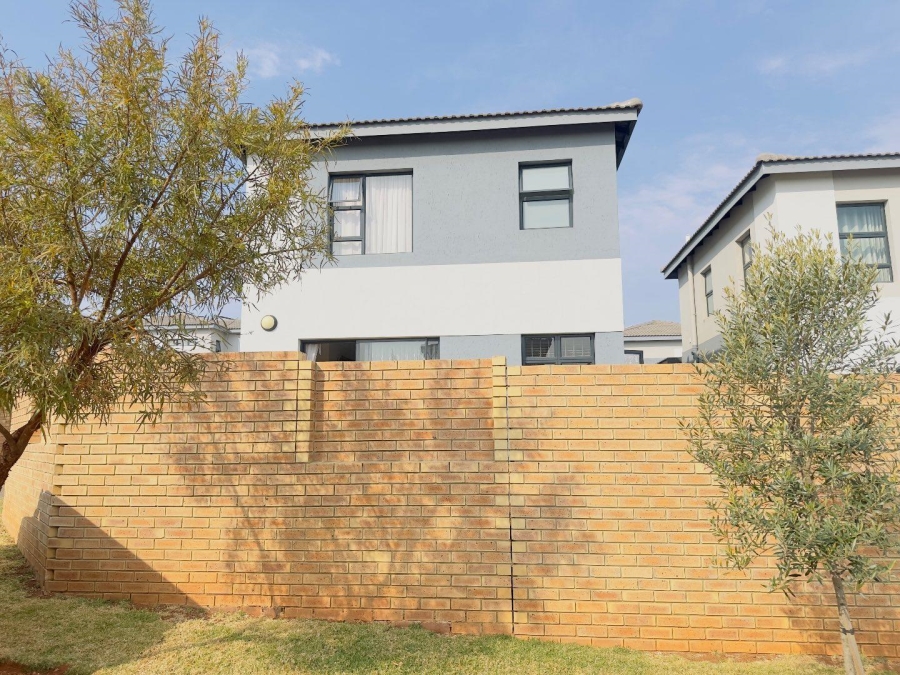 3 Bedroom Property for Sale in Thatchfield Estate Gauteng