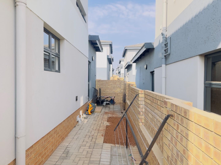 3 Bedroom Property for Sale in Thatchfield Estate Gauteng