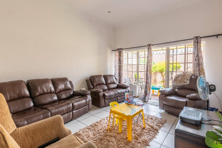 To Let 2 Bedroom Property for Rent in Allens Nek Gauteng