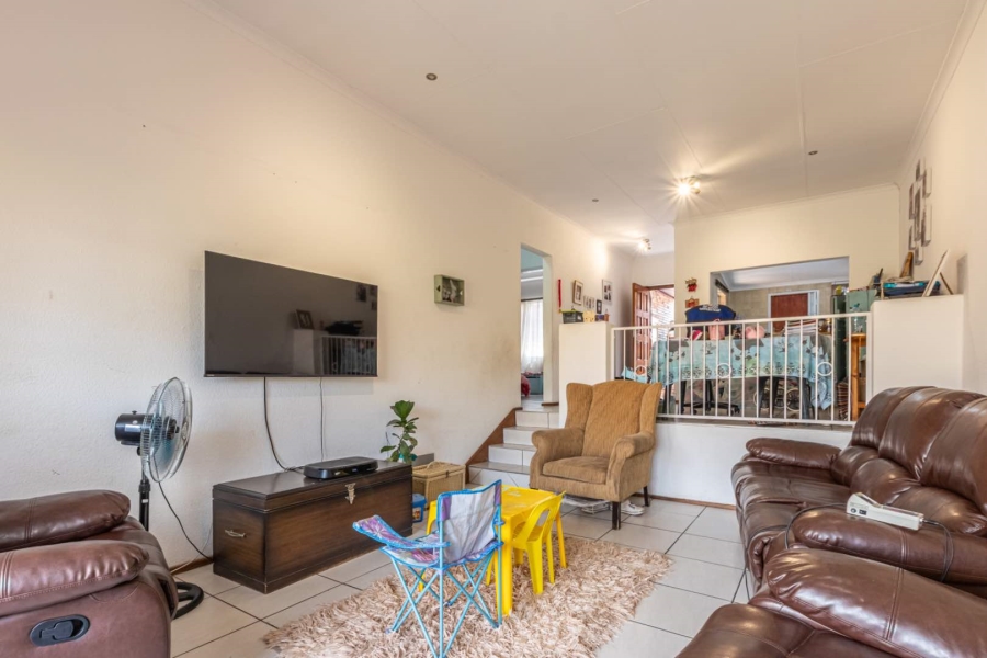 To Let 2 Bedroom Property for Rent in Allens Nek Gauteng