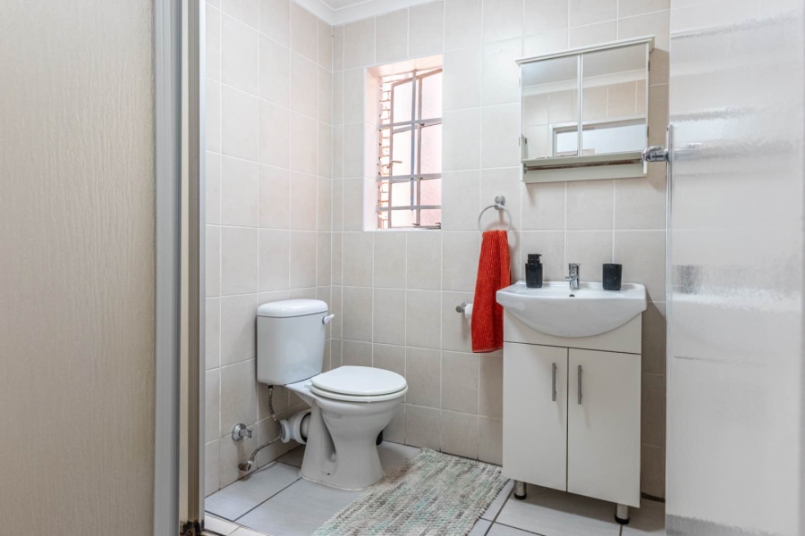To Let 2 Bedroom Property for Rent in Allens Nek Gauteng