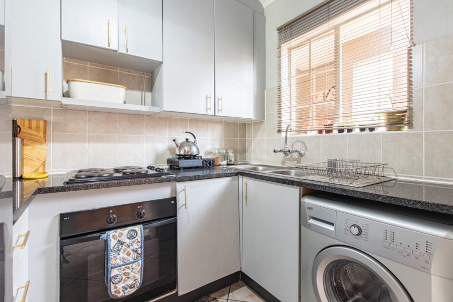 2 Bedroom Property for Sale in Wilgeheuwel Gauteng