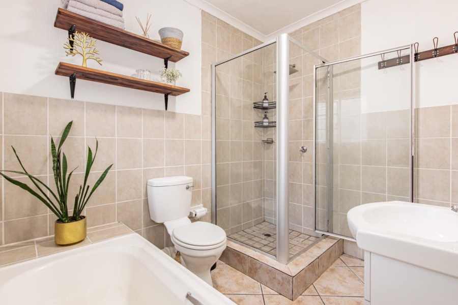 2 Bedroom Property for Sale in Wilgeheuwel Gauteng