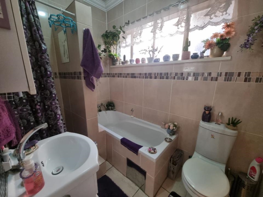 2 Bedroom Property for Sale in New Redruth Gauteng