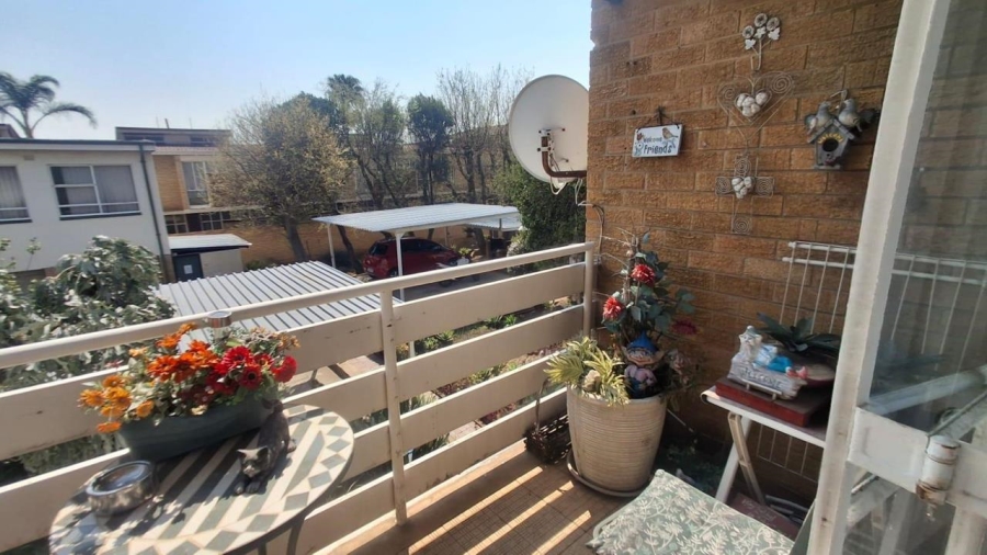2 Bedroom Property for Sale in New Redruth Gauteng