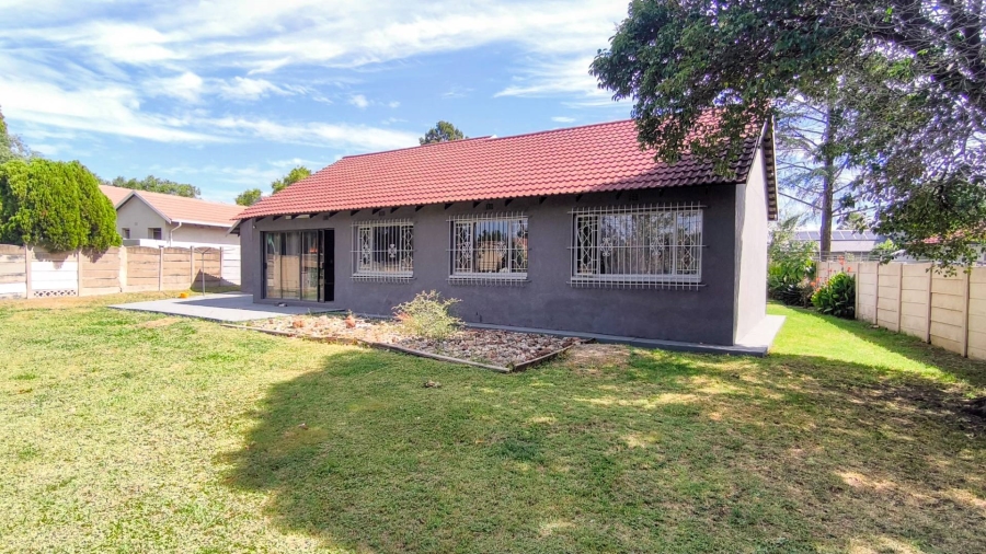 3 Bedroom Property for Sale in Brackendowns Gauteng
