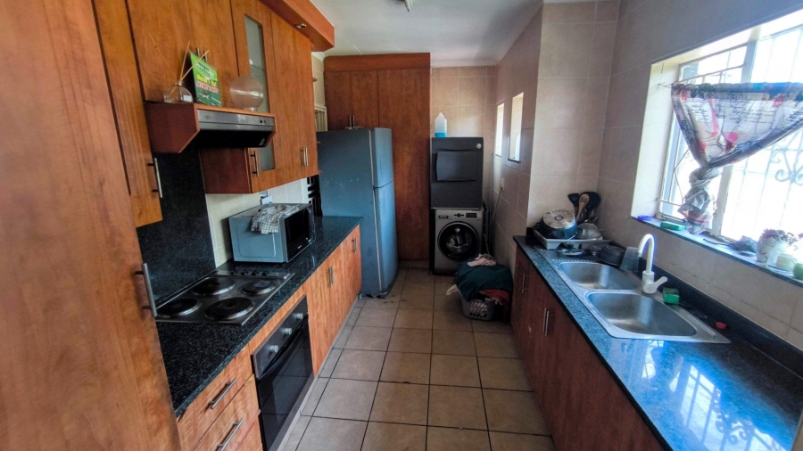 3 Bedroom Property for Sale in Brackendowns Gauteng