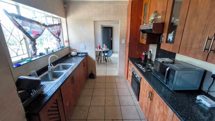 3 Bedroom Property for Sale in Brackendowns Gauteng