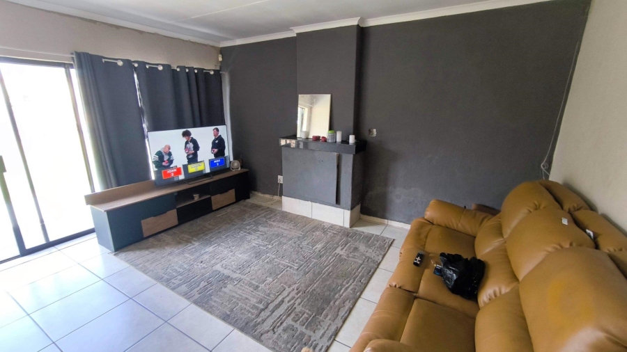 3 Bedroom Property for Sale in Brackendowns Gauteng