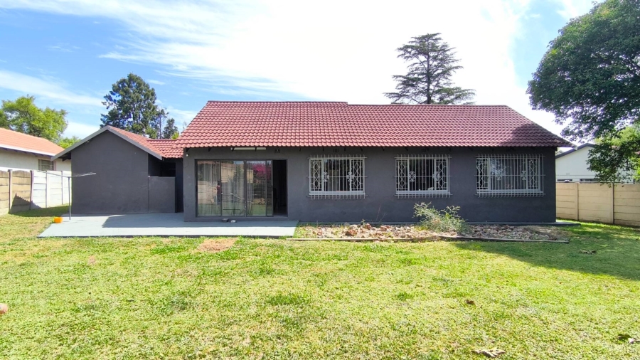 3 Bedroom Property for Sale in Brackendowns Gauteng
