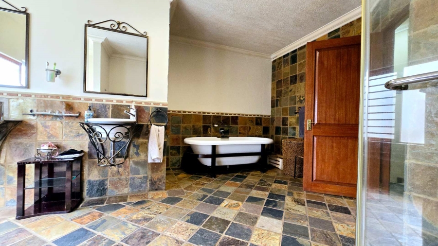 4 Bedroom Property for Sale in Marabeth Gauteng