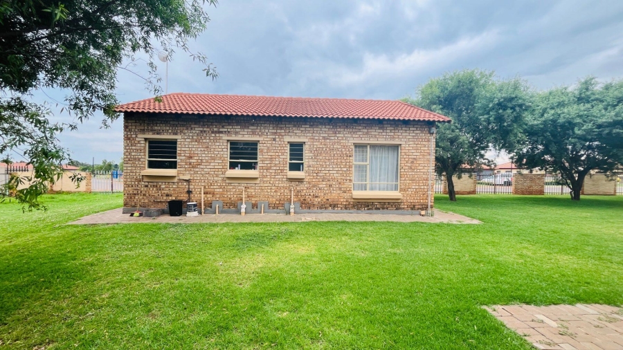 3 Bedroom Property for Sale in Dawn Park Gauteng