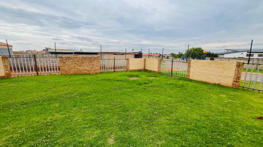 3 Bedroom Property for Sale in Dawn Park Gauteng