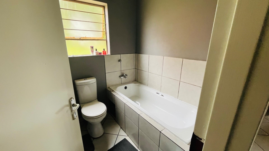 3 Bedroom Property for Sale in Dawn Park Gauteng