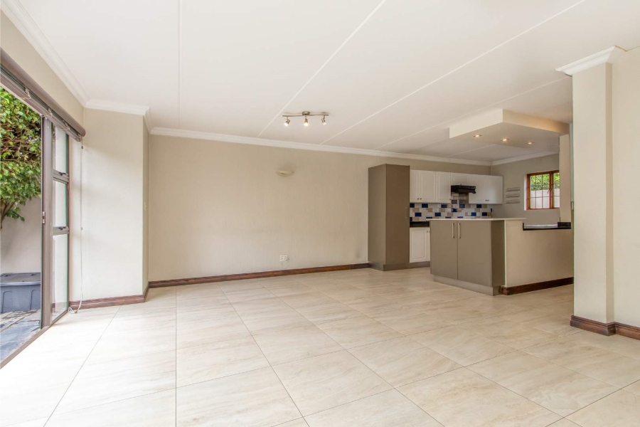 To Let 2 Bedroom Property for Rent in Greenside Gauteng