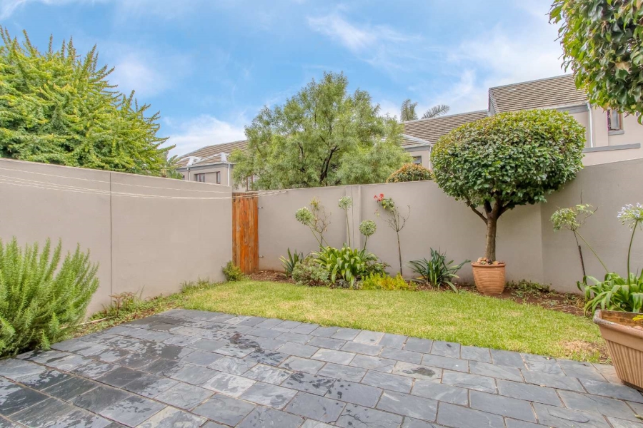 To Let 2 Bedroom Property for Rent in Greenside Gauteng