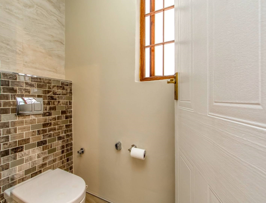 To Let 2 Bedroom Property for Rent in Greenside Gauteng