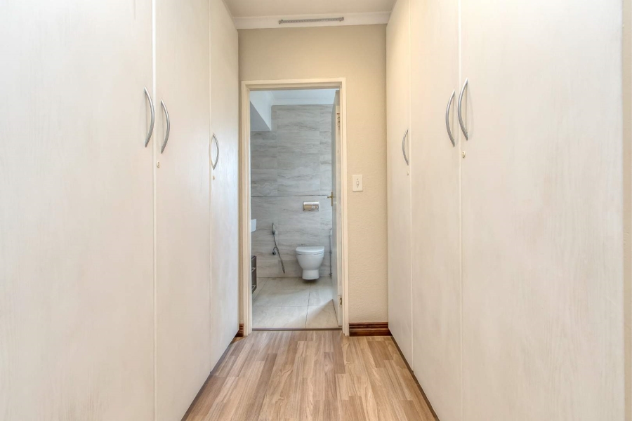 To Let 2 Bedroom Property for Rent in Greenside Gauteng