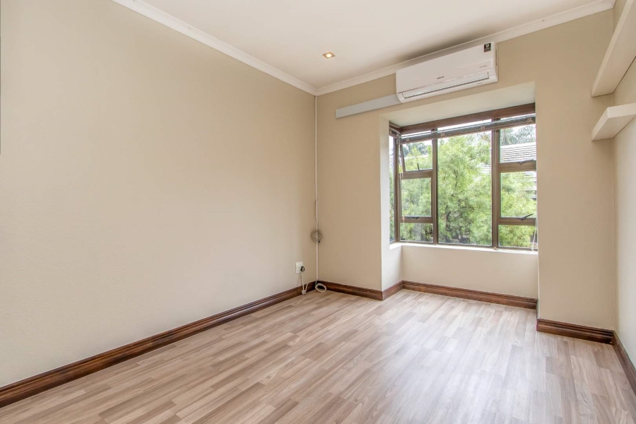 To Let 2 Bedroom Property for Rent in Greenside Gauteng