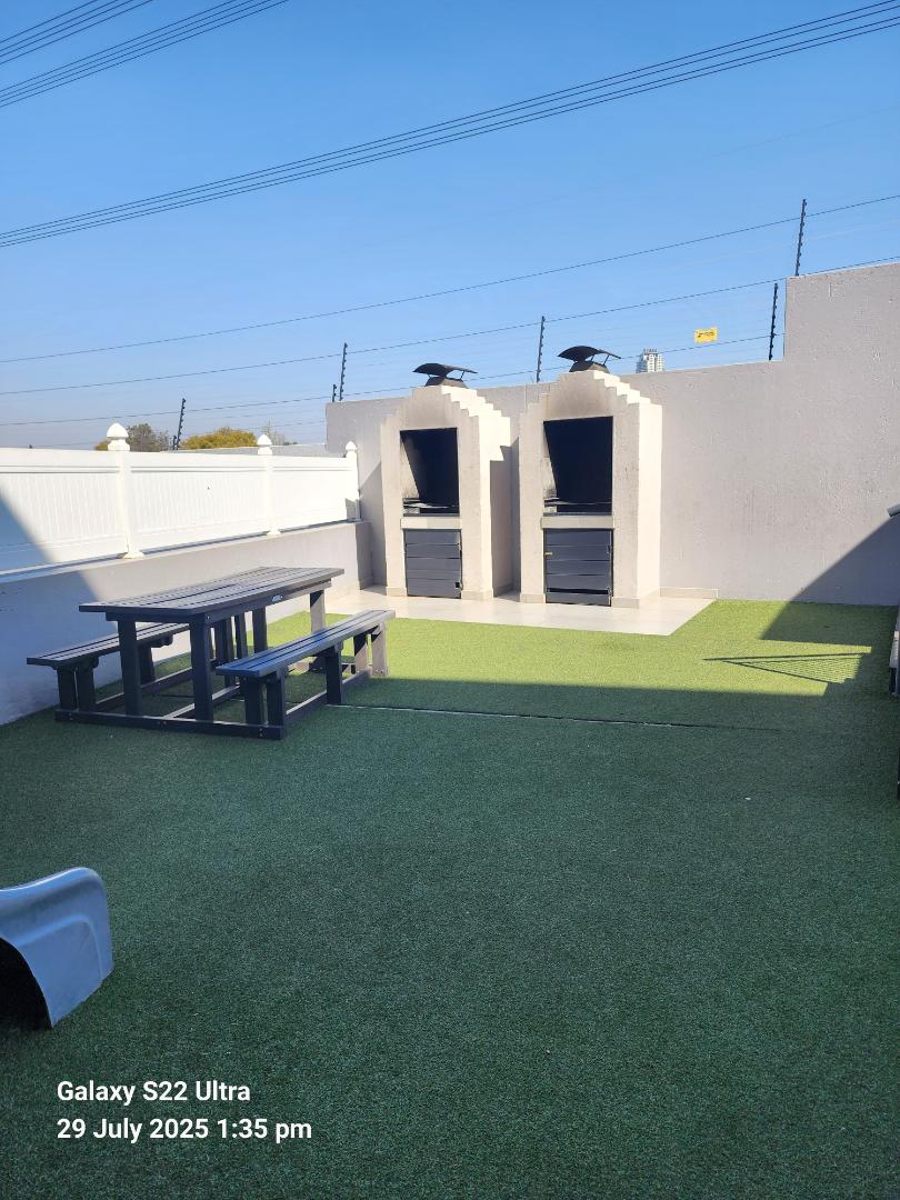 To Let 1 Bedroom Property for Rent in Morningside Gauteng