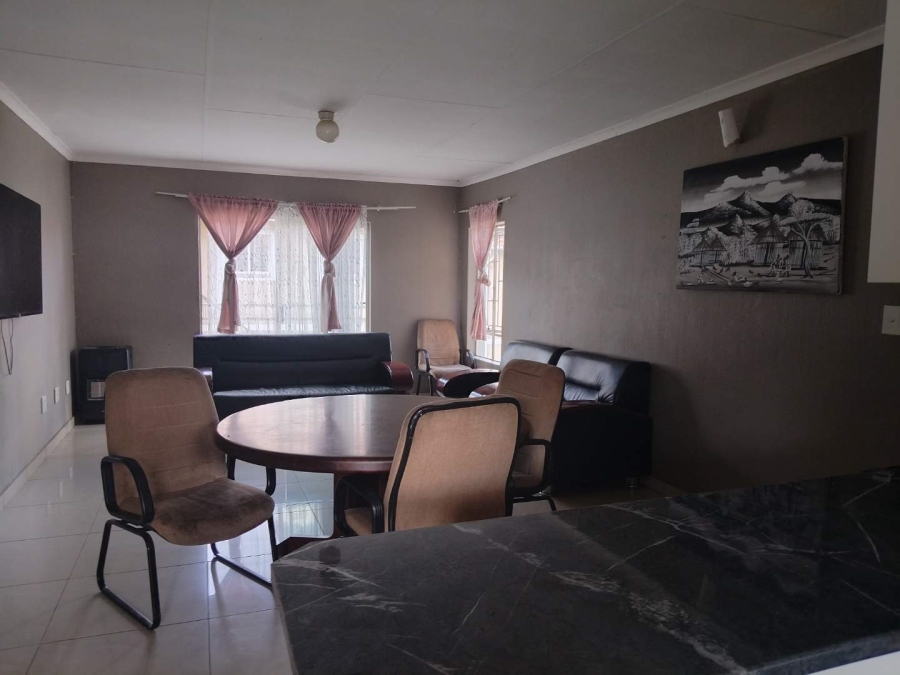 To Let 2 Bedroom Property for Rent in Comet Gauteng