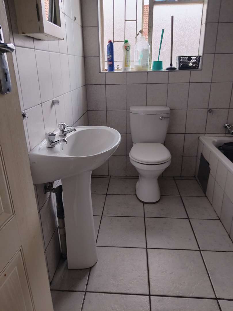 To Let 2 Bedroom Property for Rent in Comet Gauteng