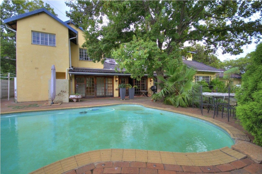 6 Bedroom Property for Sale in Brackenhurst Gauteng