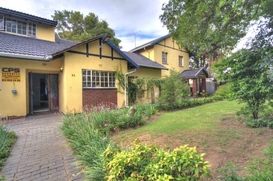 6 Bedroom Property for Sale in Brackenhurst Gauteng