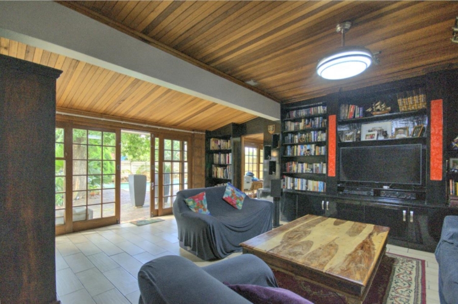 6 Bedroom Property for Sale in Brackenhurst Gauteng