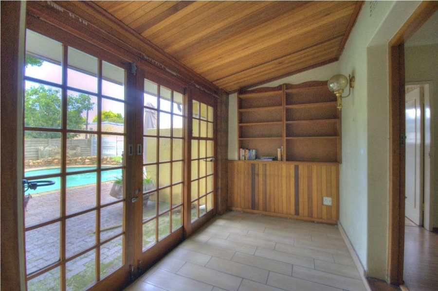 6 Bedroom Property for Sale in Brackenhurst Gauteng