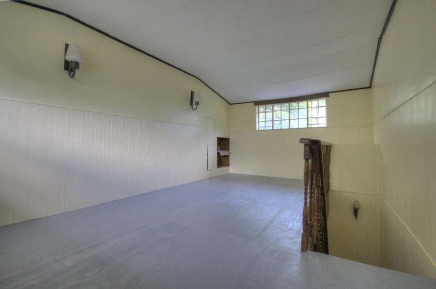 6 Bedroom Property for Sale in Brackenhurst Gauteng