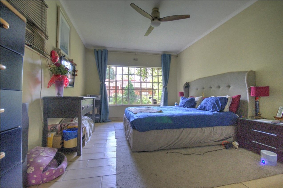 6 Bedroom Property for Sale in Brackenhurst Gauteng