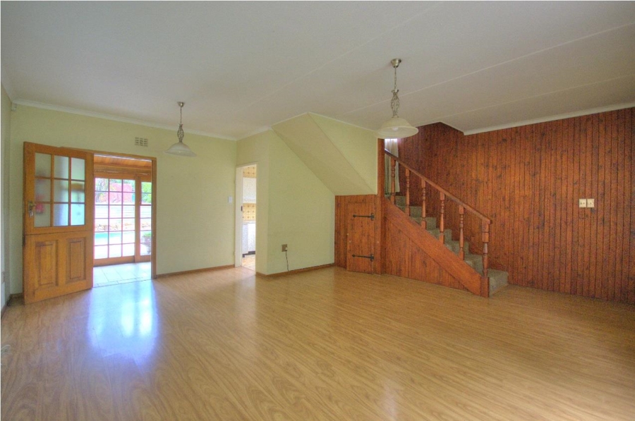 6 Bedroom Property for Sale in Brackenhurst Gauteng