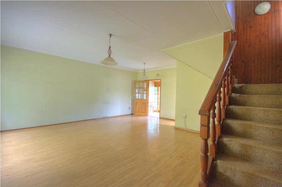 6 Bedroom Property for Sale in Brackenhurst Gauteng