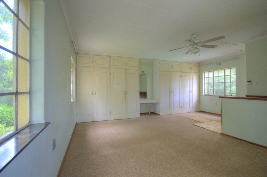 6 Bedroom Property for Sale in Brackenhurst Gauteng