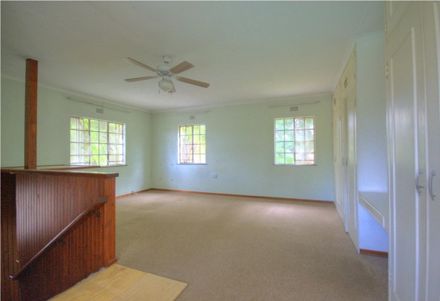 6 Bedroom Property for Sale in Brackenhurst Gauteng