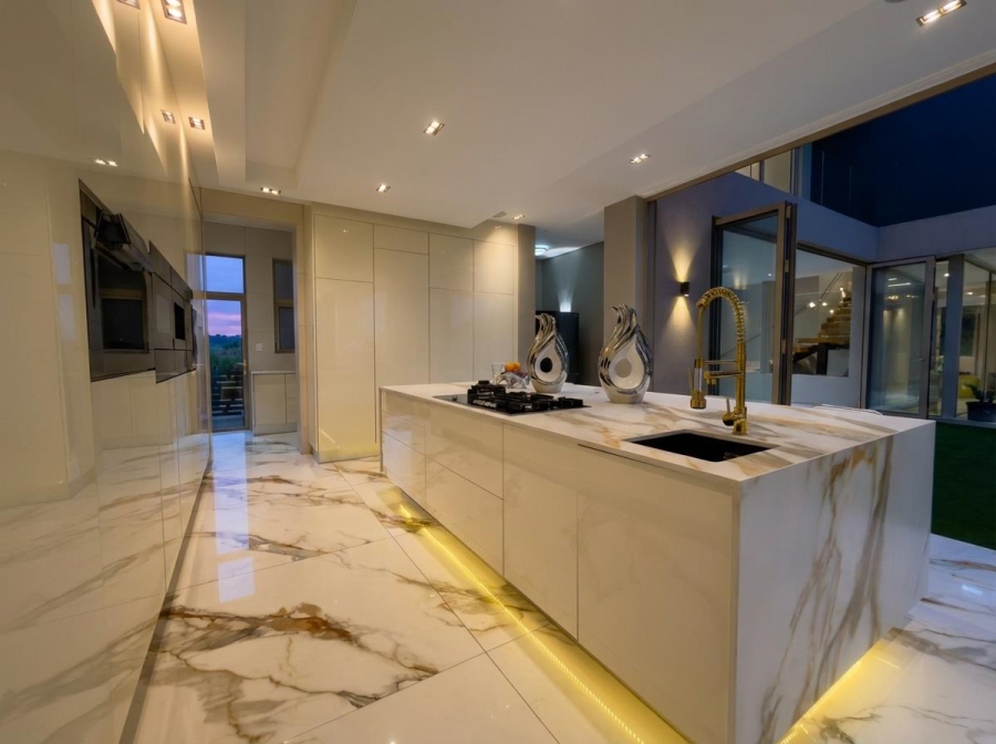 6 Bedroom Property for Sale in Steyn City Gauteng