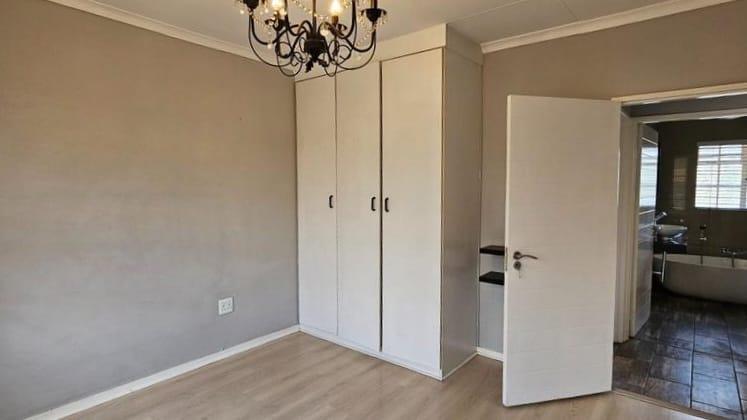 2 Bedroom Property for Sale in New Redruth Gauteng