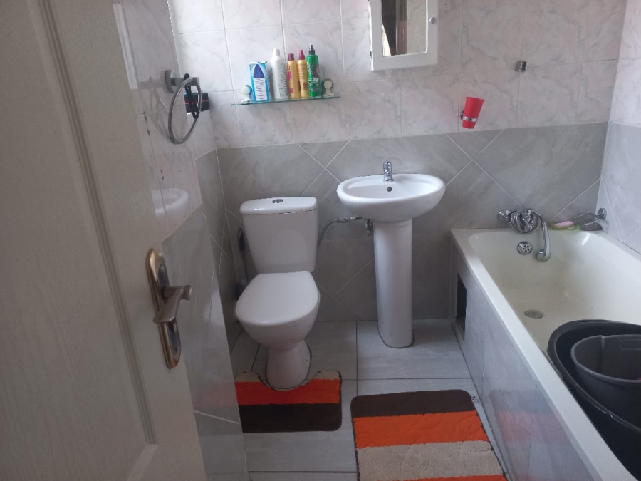 2 Bedroom Property for Sale in Ridgeway Gauteng