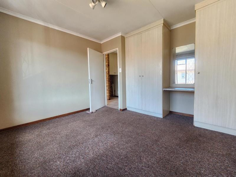 2 Bedroom Property for Sale in New Redruth Gauteng