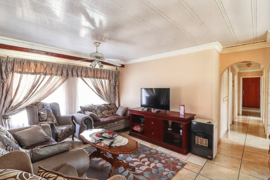 3 Bedroom Property for Sale in Bakerton Gauteng
