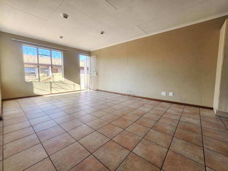 2 Bedroom Property for Sale in New Redruth Gauteng