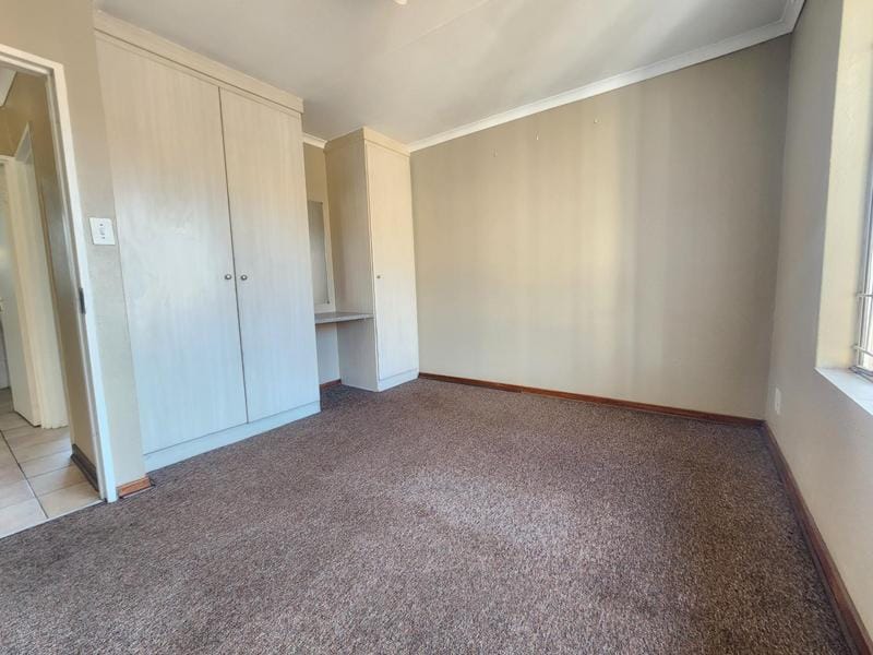 2 Bedroom Property for Sale in New Redruth Gauteng