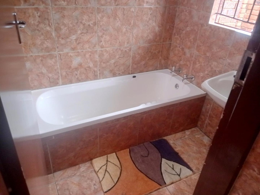 3 Bedroom Property for Sale in Nellmapius Gauteng