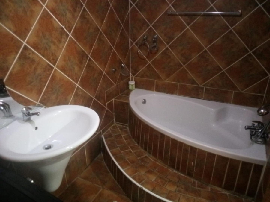 3 Bedroom Property for Sale in Nellmapius Gauteng