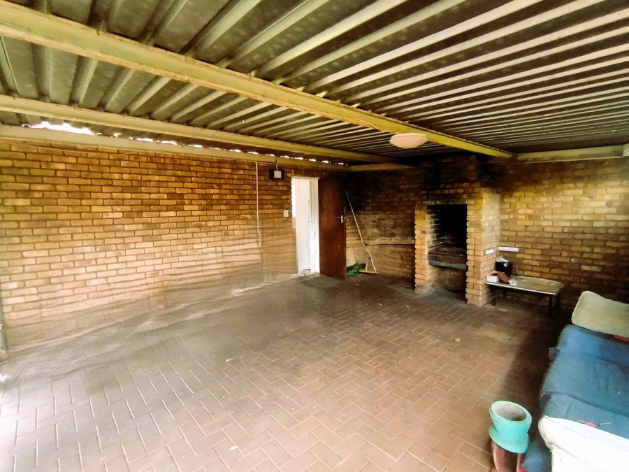 2 Bedroom Property for Sale in Hesteapark Gauteng