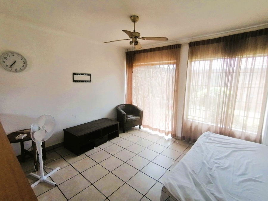 2 Bedroom Property for Sale in Hesteapark Gauteng